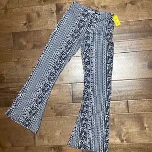 Wide bottom leggings